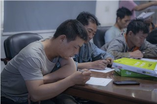 朝陽集團開展行車和有限作業(yè)空間安全操作培訓(xùn)、道路交通安全培訓(xùn)
